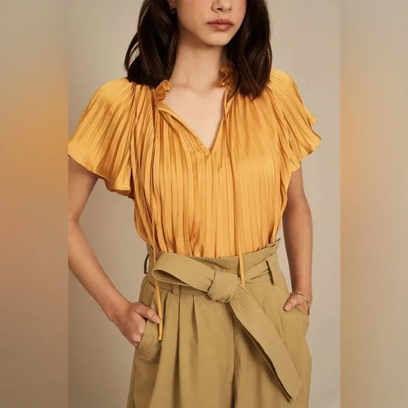 Christy Lynn Jacky Top Gold NWT - Picture 2 of 9